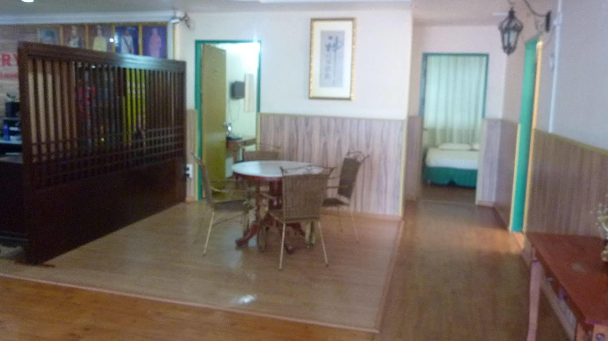 7 Hung Hung Inn Kota Kinabalu Bagian luar foto