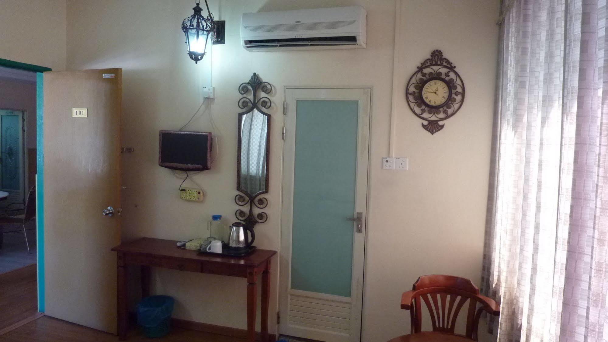 7 Hung Hung Inn Kota Kinabalu Bagian luar foto