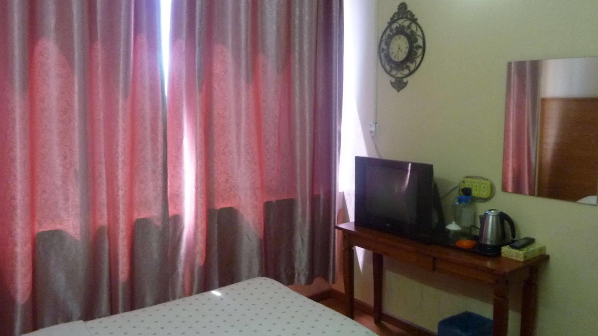 7 Hung Hung Inn Kota Kinabalu Bagian luar foto