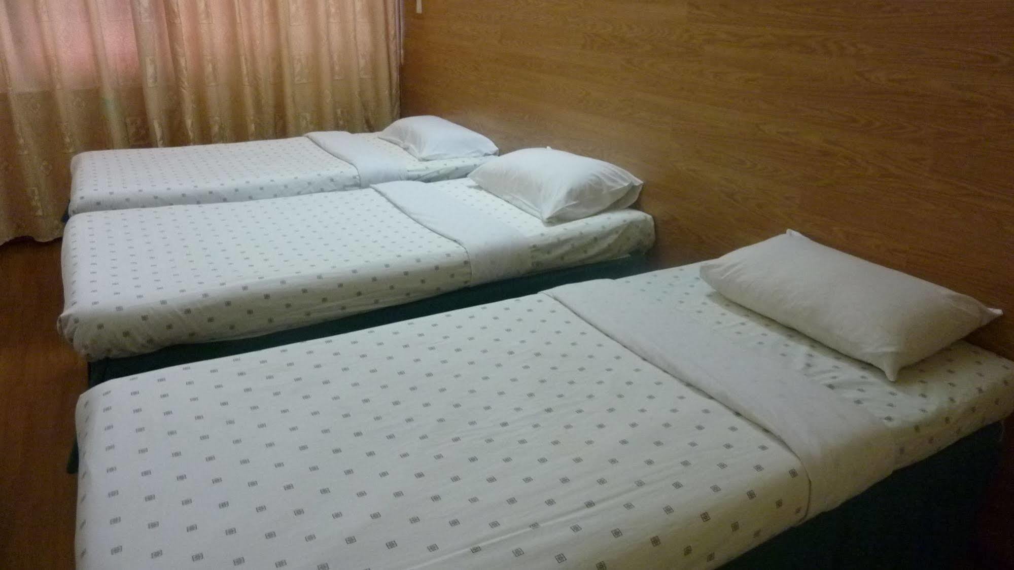7 Hung Hung Inn Kota Kinabalu Bagian luar foto