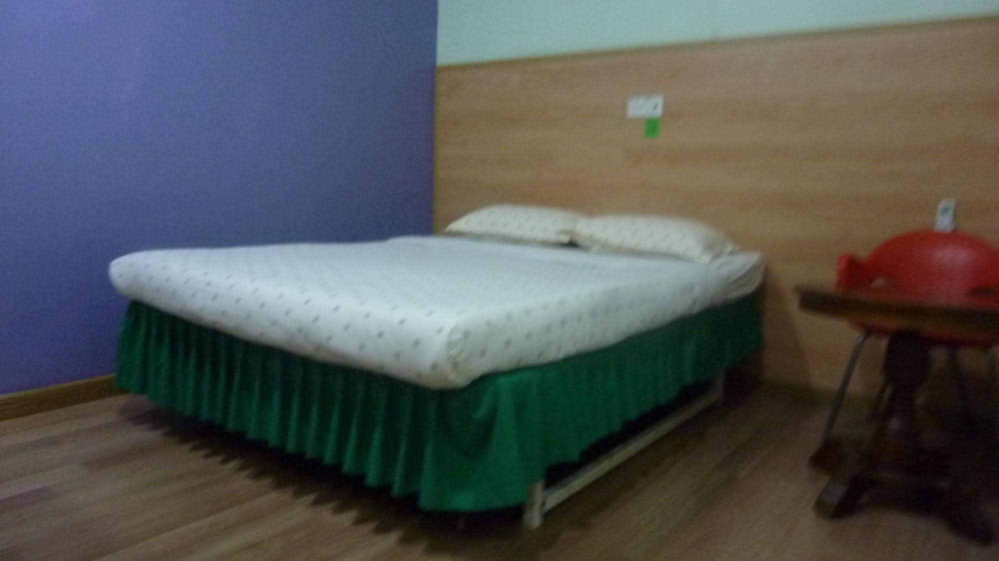 7 Hung Hung Inn Kota Kinabalu Bagian luar foto